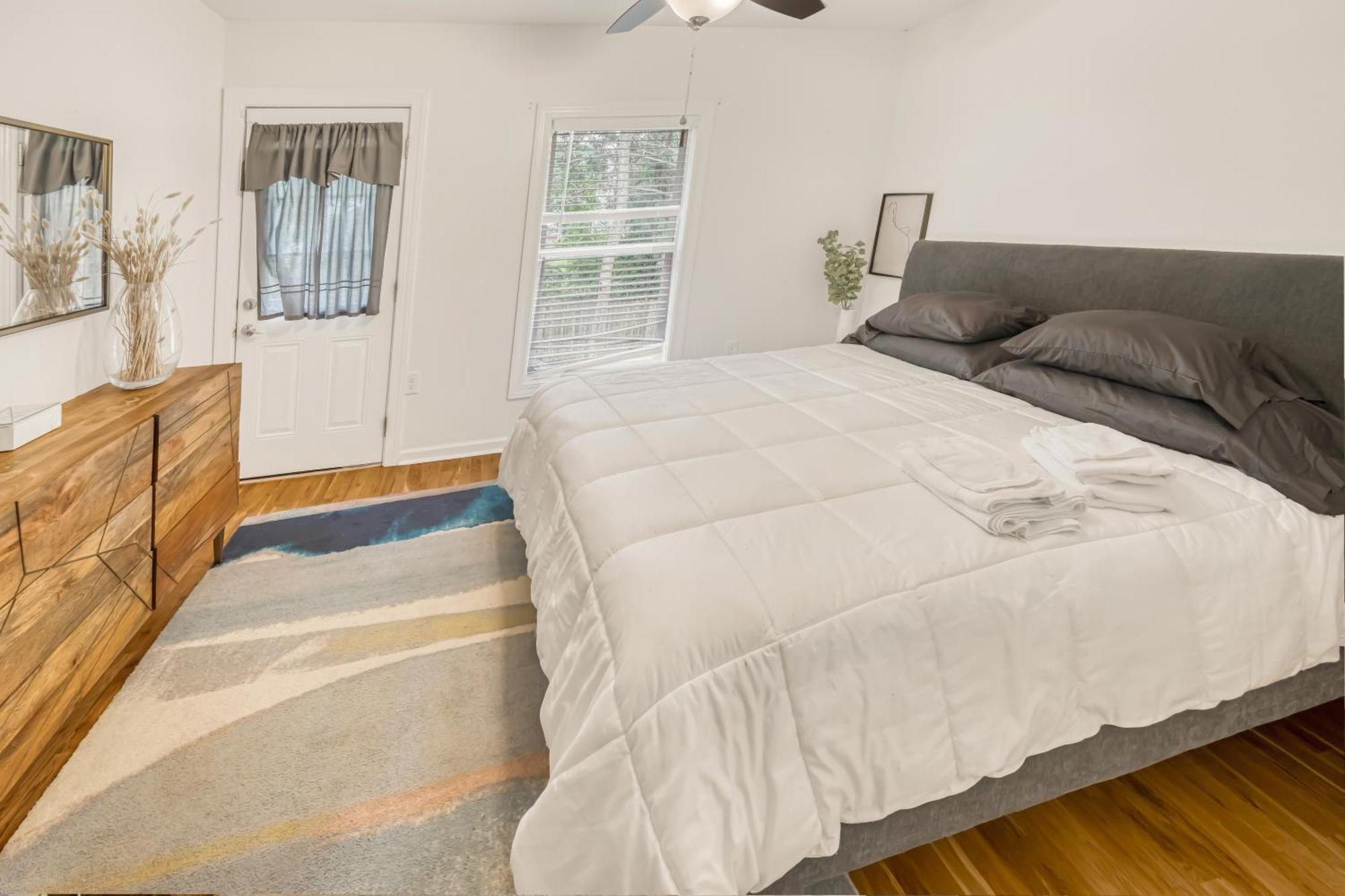 Charming 2Br Bungalow 4 Minutes To Duke University เดอแรม ภายนอก รูปภาพ