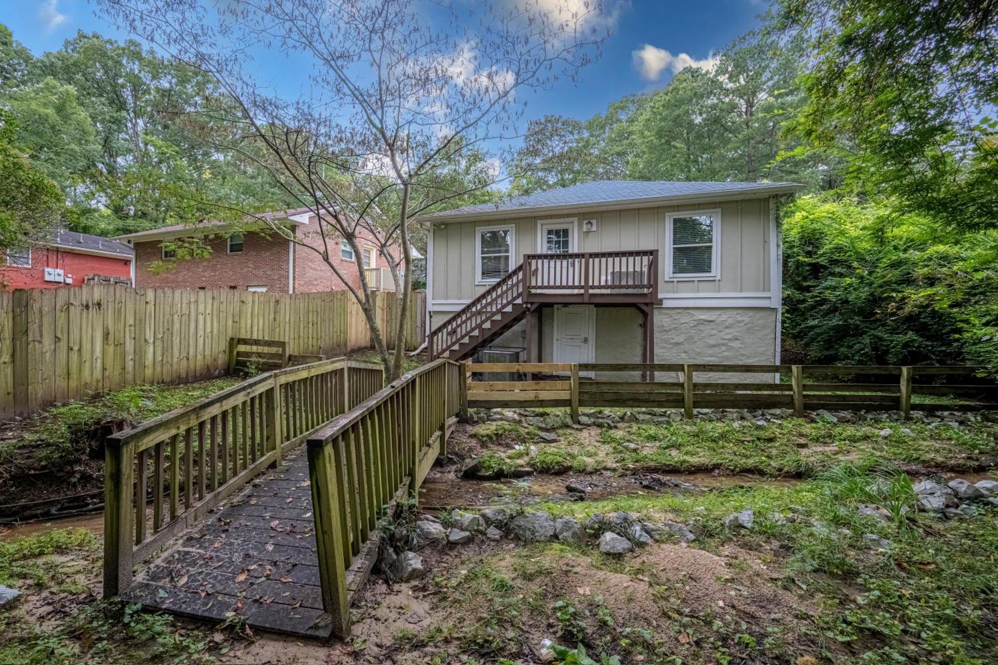 Charming 2Br Bungalow 4 Minutes To Duke University เดอแรม ภายนอก รูปภาพ