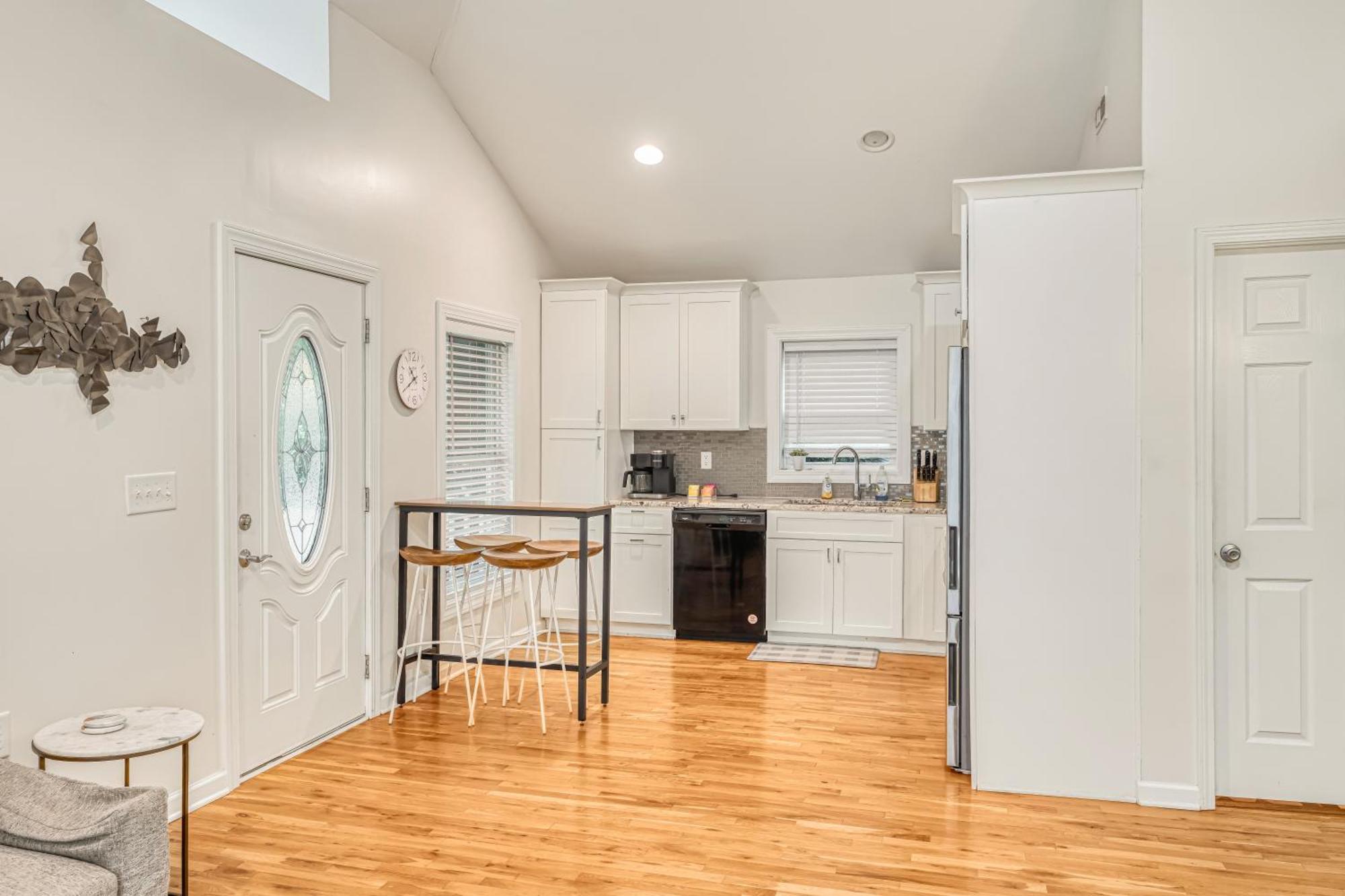 Charming 2Br Bungalow 4 Minutes To Duke University เดอแรม ภายนอก รูปภาพ
