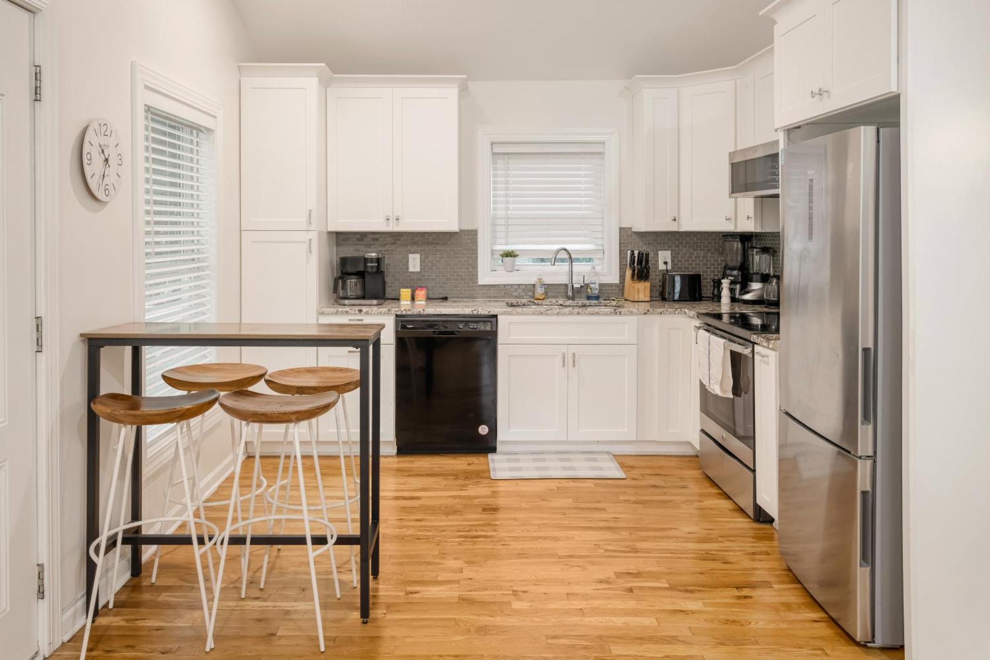 Charming 2Br Bungalow 4 Minutes To Duke University เดอแรม ภายนอก รูปภาพ