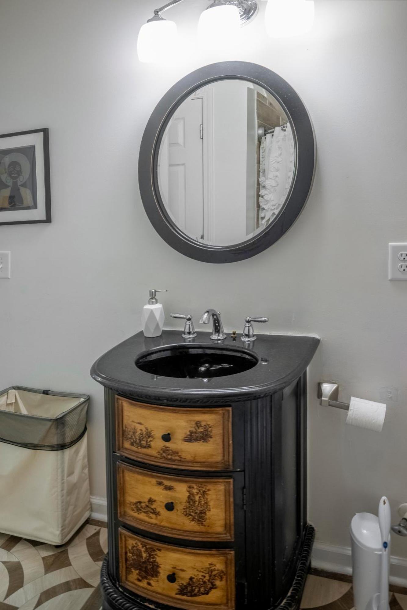 Charming 2Br Bungalow 4 Minutes To Duke University เดอแรม ภายนอก รูปภาพ