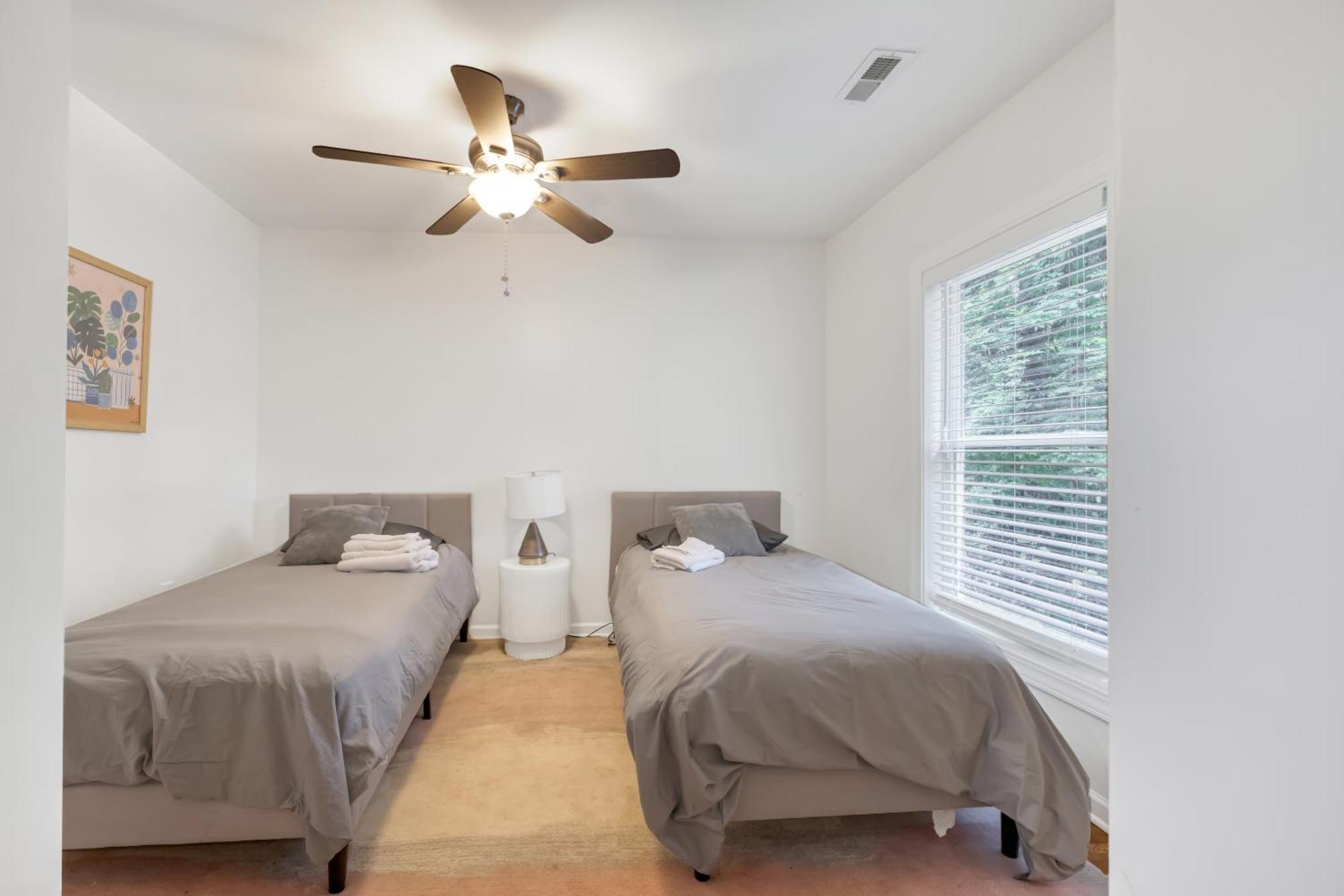 Charming 2Br Bungalow 4 Minutes To Duke University เดอแรม ภายนอก รูปภาพ