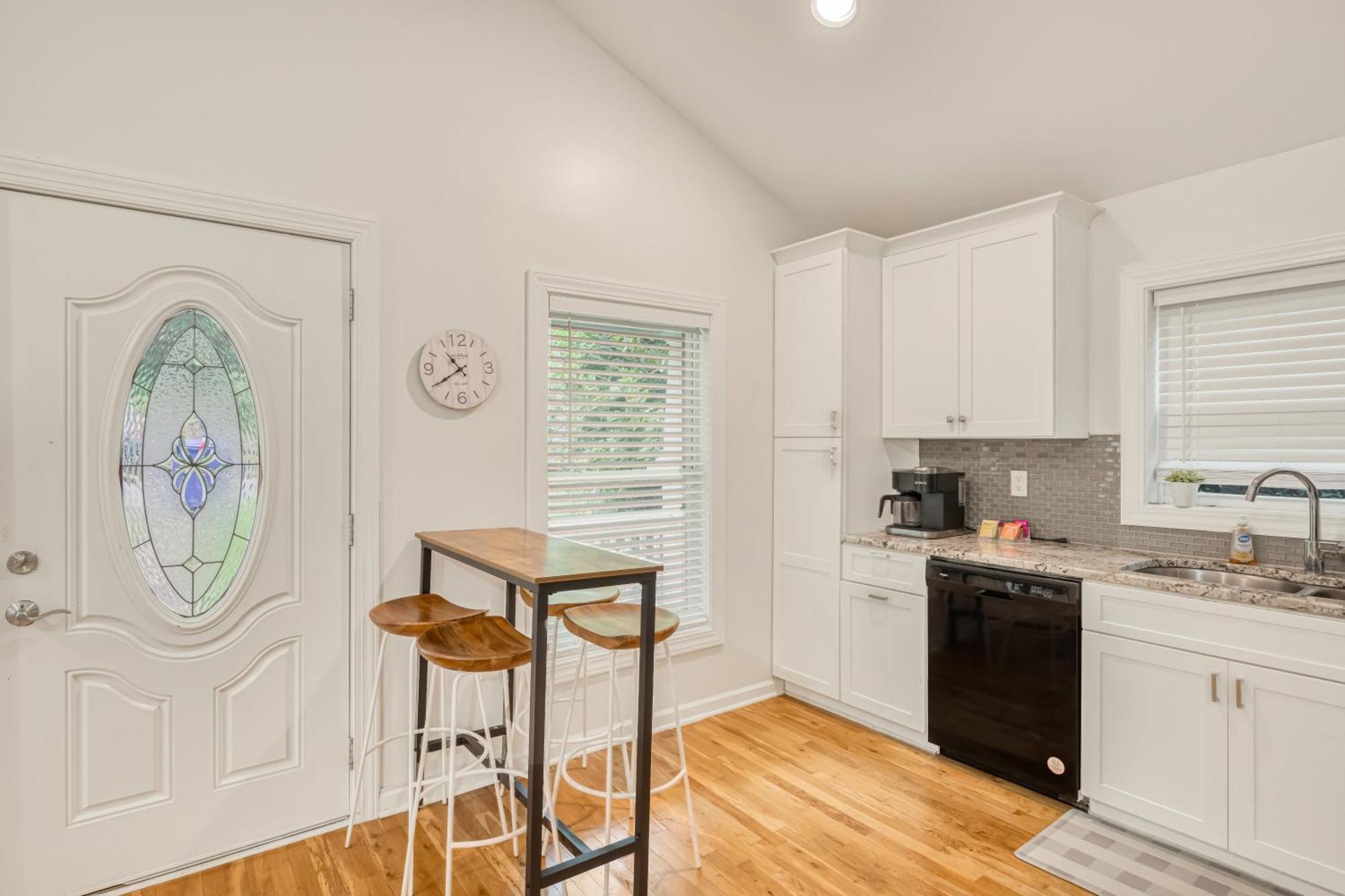 Charming 2Br Bungalow 4 Minutes To Duke University เดอแรม ภายนอก รูปภาพ