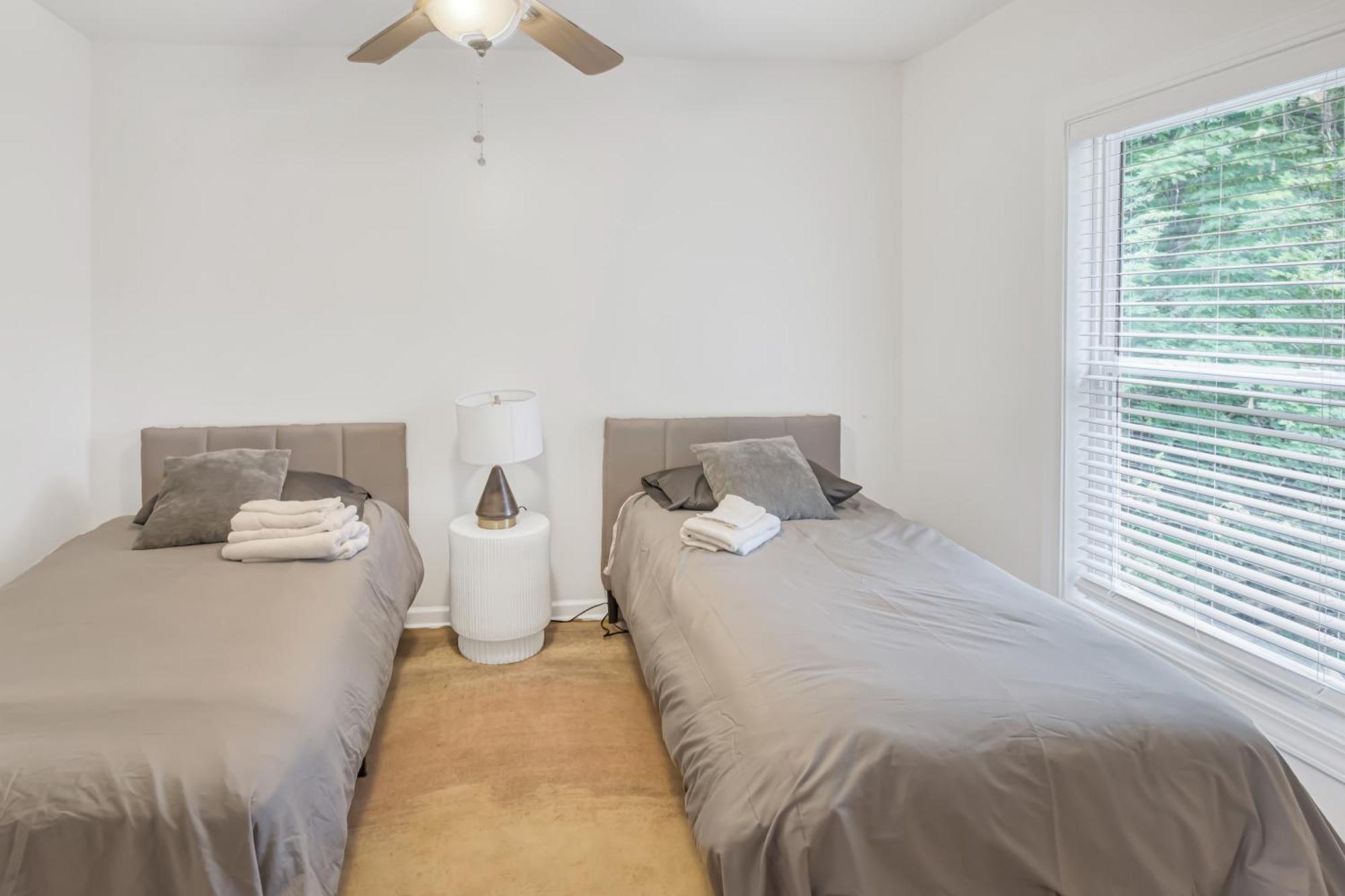 Charming 2Br Bungalow 4 Minutes To Duke University เดอแรม ภายนอก รูปภาพ