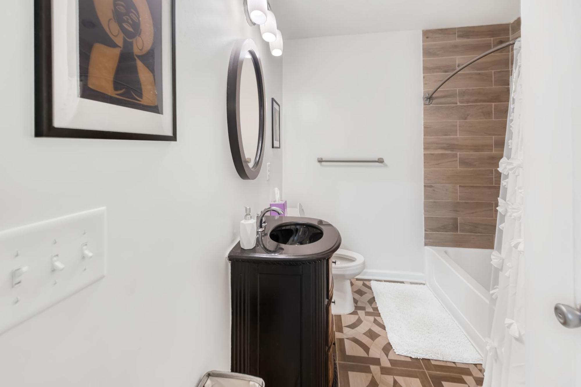 Charming 2Br Bungalow 4 Minutes To Duke University เดอแรม ภายนอก รูปภาพ
